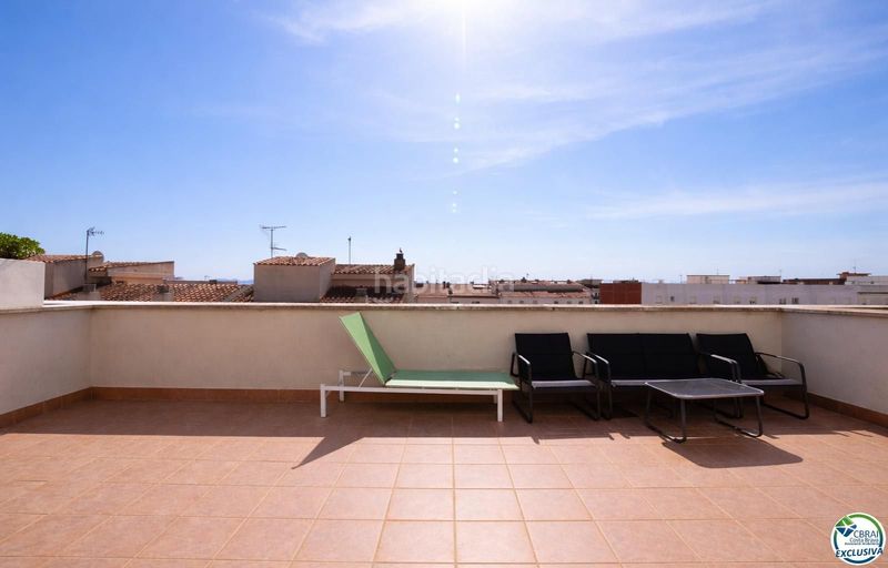 Foto b13e44e2-e193-4857-90e2-034352090e9c. Pis amb calefacció aparcament a Centre Roses