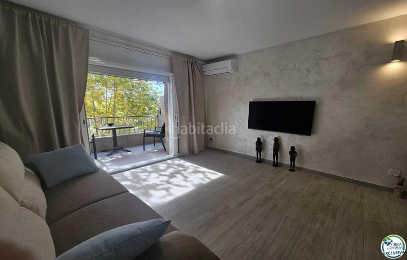 Foto a6cd5ecc-27bc-4a31-ba57-c12c1c9d68ef. Apartament amb calefacció a Moxó - Sant Mori Empuriabrava