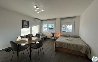Studio  Port emporda. Estudio con licencia turistica