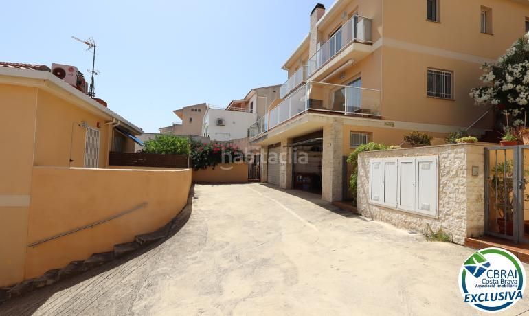Foto 12ca3ec7-4cce-43de-b438-0abc9b0528a2. Casa amb calefacció aparcament a El Colomer - La Bateria - La Coma Llançà