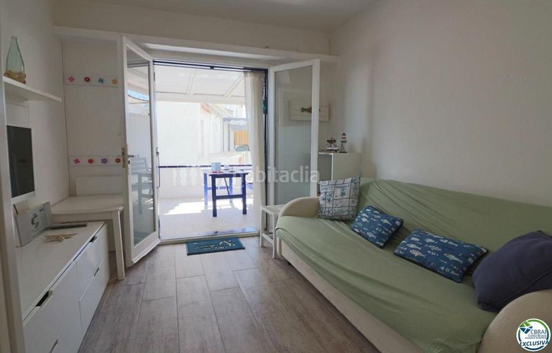 Foto c3b900e7-602c-4610-9e06-274732bf8de0. Casa adosada pequeña casa con gran terraza en Sant Maurici Empuriabrava