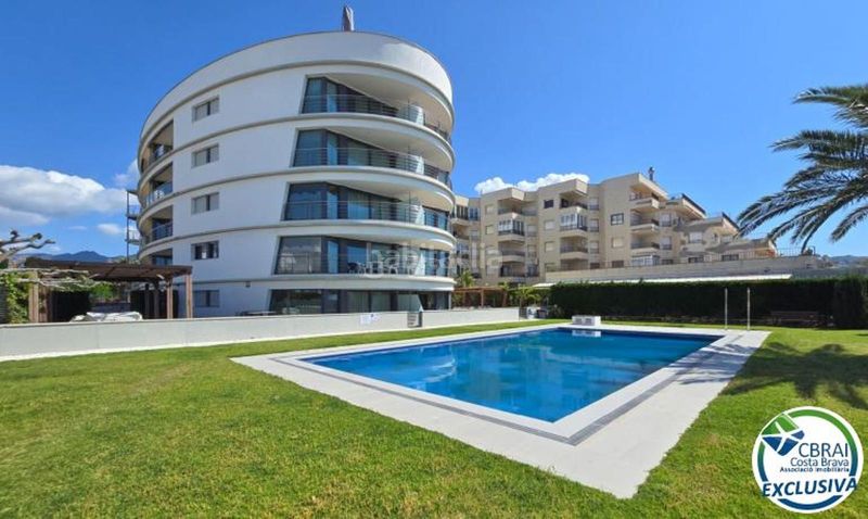 Foto 7ae081bb-e94d-42d0-9358-ce66c9e3bc9b. Pis amb aparcament piscina a Salatar Roses