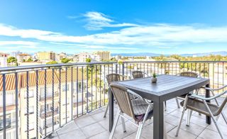 Apartament  Calle calderon de la barca. Atico duplex con vistas a solo 150 m de la playa