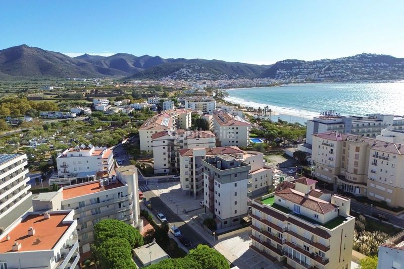 Foto af120224-56c2-474a-9546-a4e396a39f13. Apartament amb aparcament a Salatar Roses