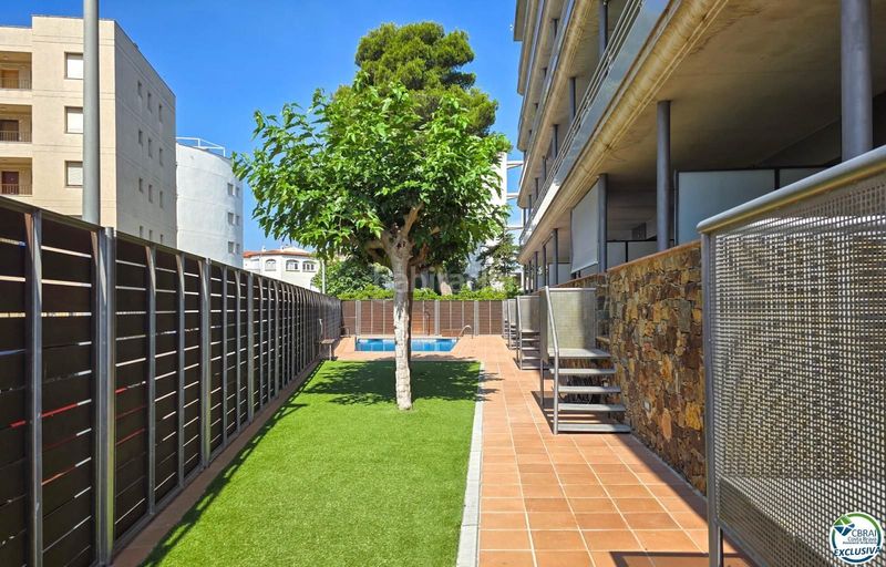 Foto ccb83c4f-99dc-4e20-b8c4-c4e5bd50608d. Pis amb aparcament piscina a Salatar Roses