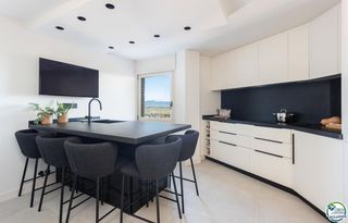 Pis  Calle salinesles. Ático en venta en carrer montgó, 1, eixample  horta capallera
