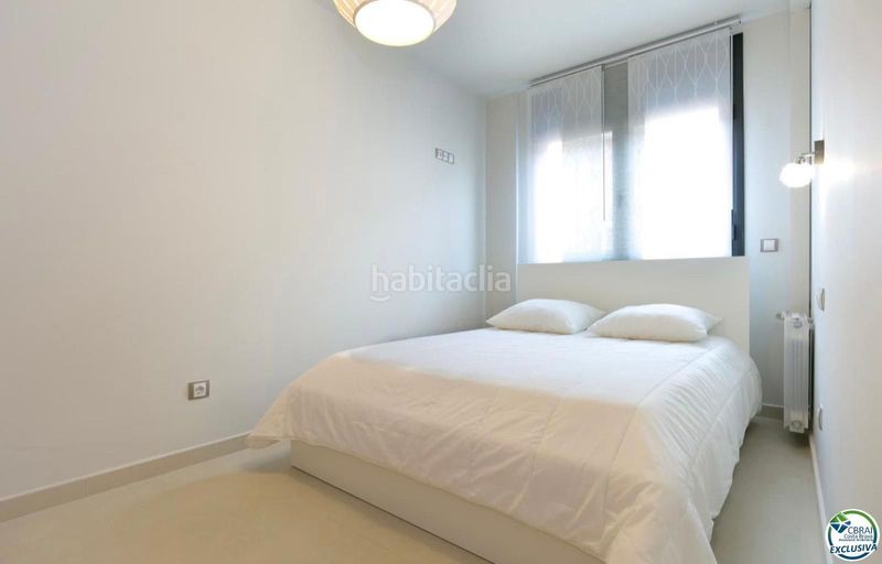 Foto a0f78d7a-b5ac-42c5-b24d-d0432b1977da. Pis amb aparcament a Centre Roses