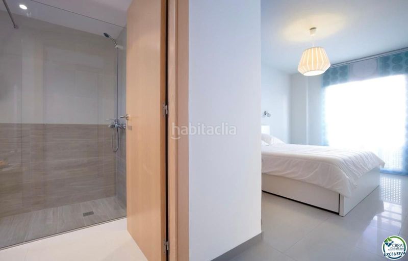 Foto a751d412-fc06-4a4b-bf60-c77a9da997c4. Pis amb aparcament a Centre Roses