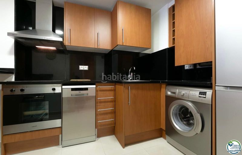 Foto bd384001-c164-49ce-a9b0-7549415e29b1. Pis amb aparcament a Centre Roses