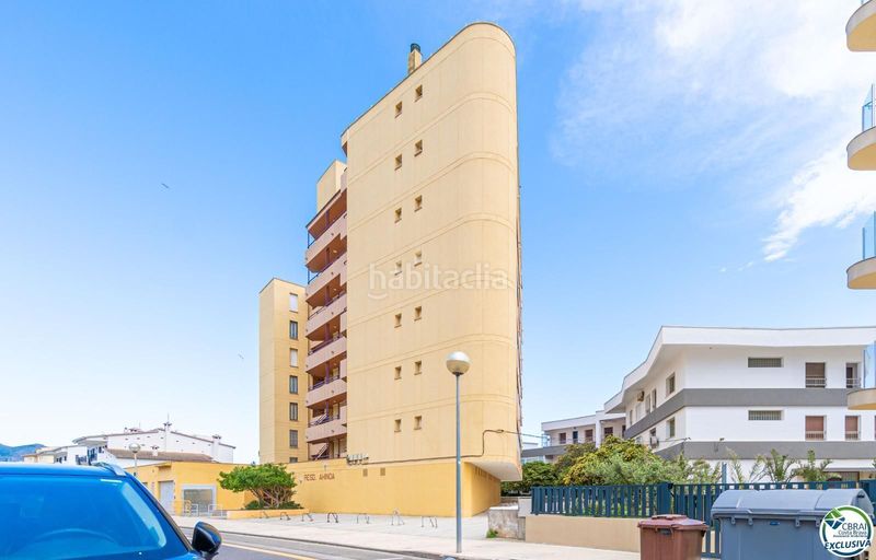 Foto a993cec8-7d11-47f8-bff8-7199a2be6144. Apartament amb aparcament a Salatar Roses