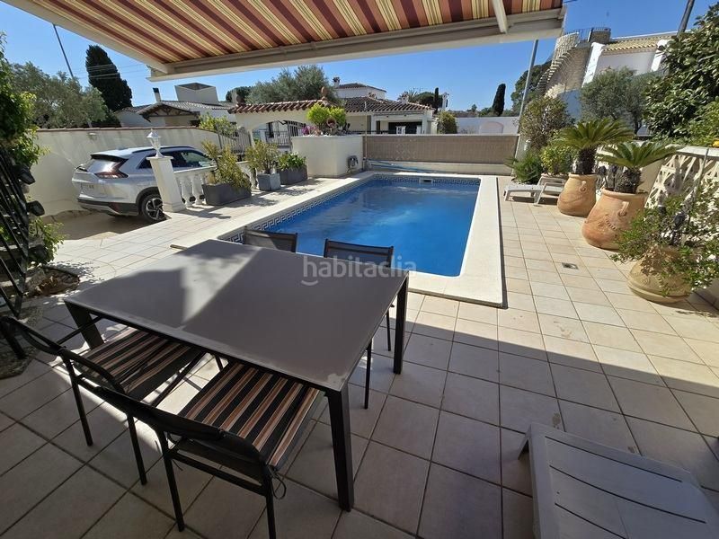 Foto 059de051-5df7-4e6a-9989-f8d21ca1d199. Xalet amb aparcament piscina a Peni Empuriabrava