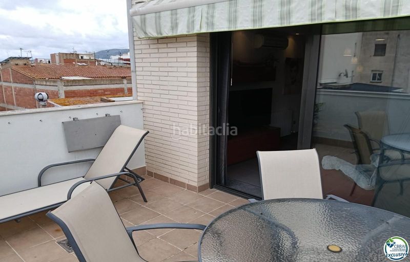 Foto 75bea856-29bb-4890-9efa-82d7e1d4299c. Pis a Centre Roses