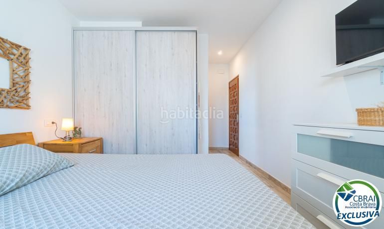 Foto c6e4d488-3bda-4f44-801d-e9a9de74b6de. Casa amb aparcament piscina a Peni Empuriabrava