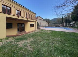 Xalet  Carrer dels pins. Casa de 5 habitaciones con piscina, jardín y licencia turística