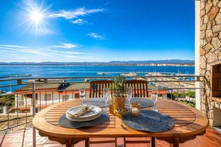 Pis  Calle francesc alegre. Exclusiva vivienda con vistas panorámicas al mar y al puerto de
