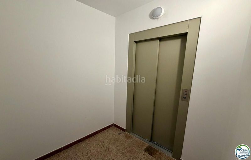 Foto 52f5c498-7395-45bf-b39d-bf81a3ece73c. Apartament a Centre Roses