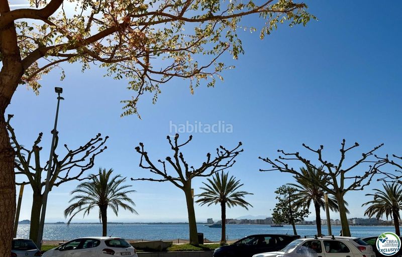 Foto ec91cd42-433a-4323-b012-bfb593456305. Apartament a Centre Roses