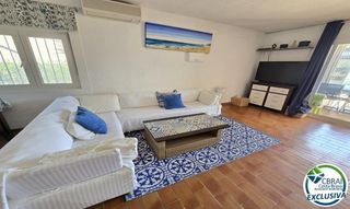 Apartament  Carrer salins 2ª linia. Gran amarre de 14x3,70m antes de los puentes con apartamento y p