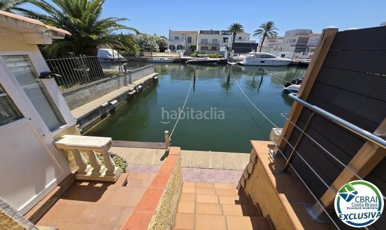 Foto 3f21a350-dabb-45d9-b465-94a1674e5fd3. Apartament amb aparcament a Salins - Cavall de Mar Empuriabrava