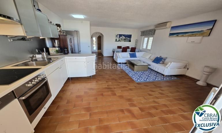 Foto def53569-f80b-44e0-b01e-a9d210fdac5a. Apartament amb aparcament a Salins - Cavall de Mar Empuriabrava