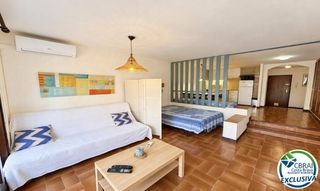 Studiowohnung  Carrer de la punta del ponent. Amplio estudio con terraza y licencia turística a 80 metros de l