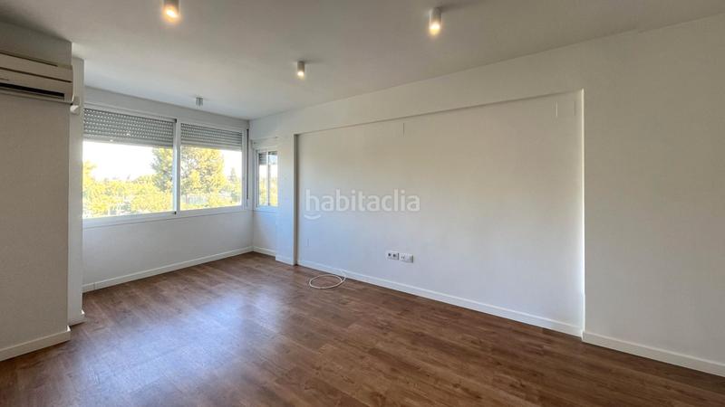 Foto 1f5233e5-91d8-4165-88d2-9b493d9e128d. Miete studiowohnung in avenida presidente adolfo suárez 16 in Sevilla
