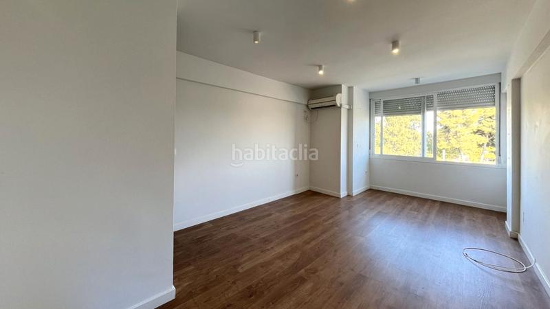 Foto a2eea47c-316c-4fdd-bf89-09a412115130. Miete studiowohnung in avenida presidente adolfo suárez 16 in Sevilla