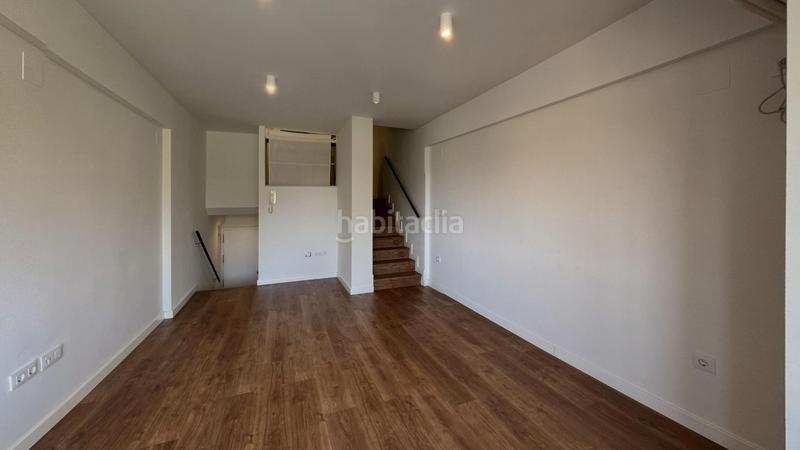 Foto b6d7657f-d68b-4042-acae-098d05cde3f7. Miete studiowohnung in avenida presidente adolfo suárez 16 in Sevilla
