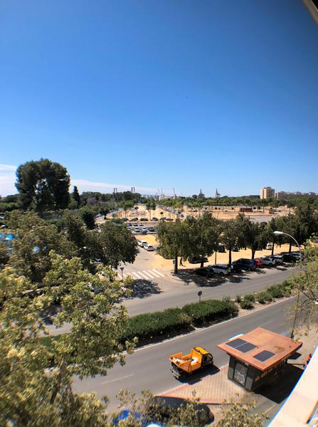 Foto eda207b5-91c6-4bb6-9ed9-970a2372d147. Miete studiowohnung in avenida presidente adolfo suárez 16 in Sevilla