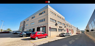 Lloguer Oficina a Calle juan de la cierva 25. Alquiler local comercial con dos plantas en edificio exclusivo d