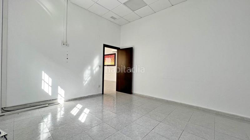 Foto 8488f433-0cee-47e4-bbc9-9fe1f2001d27. Miete büro in calle juan de la cierva 25 in Torrellano Elche / Elx