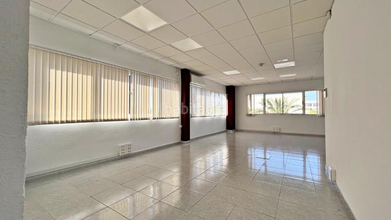 Foto d0276a95-0384-4a72-ab06-9f992ad2bd12. Rent office space in calle juan de la cierva 25 in Elche / Elx