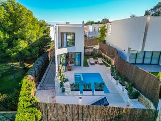 Xalet a Carrer la sèquia 13b. Villa especial numero 5 residencial villas de la font