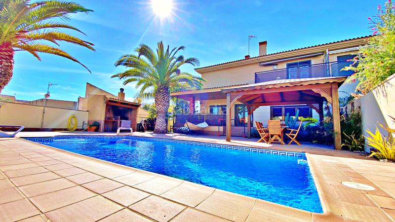 Foto bfceea93-06de-48f6-bddc-b40a741326f2. Chalet with fireplace heating pool in Almajada-Ravel Mutxamel