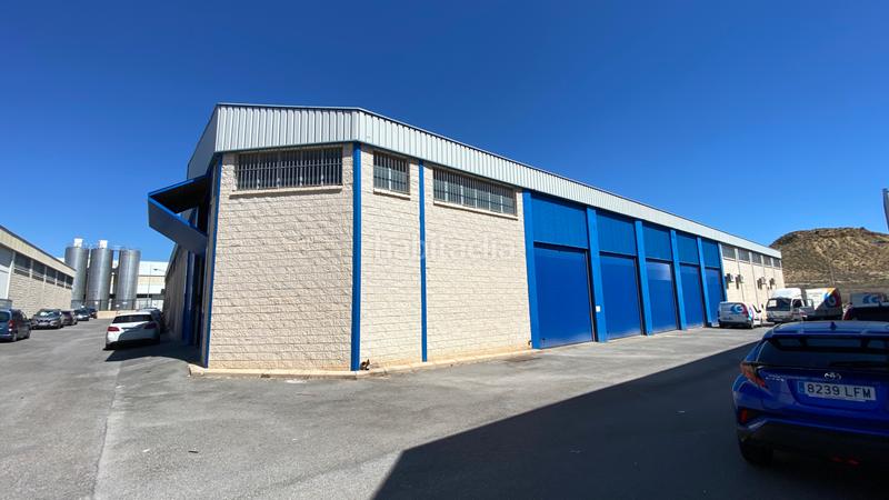Foto 22d2105d-36c2-4412-81b4-3b2702056e5a. Local comercial nave industrial las atalayas, acceso desde tres calles en Alicante