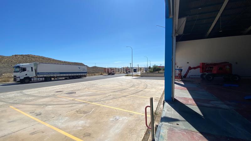 Foto 357c736a-8e88-4ae3-a54c-3f09c9ed1bb8. Local comercial nave industrial las atalayas, acceso desde tres calles en Alicante