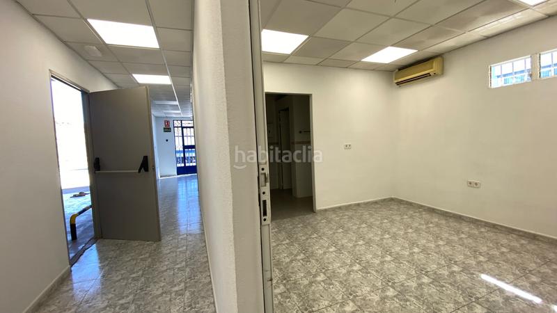 Foto 53fe17e0-f32a-403e-8b5c-3b4de83a3120. Local comercial nave industrial las atalayas, acceso desde tres calles en Alicante