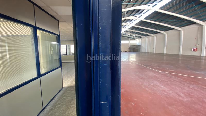 Foto 833fccd6-c87e-404d-9583-4212b0df3fe1. Local comercial nave industrial las atalayas, acceso desde tres calles en Alicante