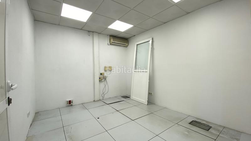 Foto a5f0b9bf-e522-4888-bd37-4dba5d4dc4bb. Local comercial nave industrial las atalayas, acceso desde tres calles en Alicante