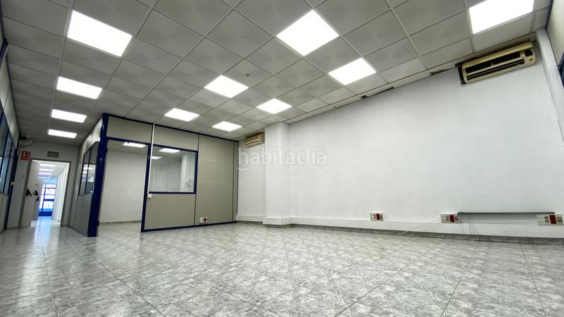 Foto ab00245f-f751-435e-a39f-1f404b30cc1e. Local comercial nave industrial las atalayas, acceso desde tres calles en Alicante