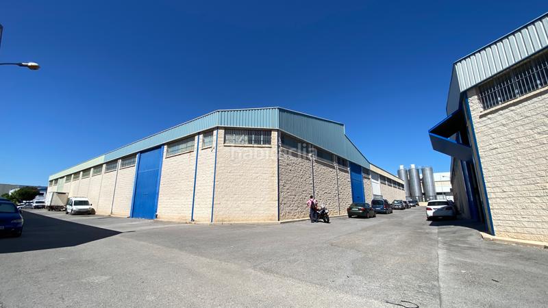 Foto c2222846-c8cc-46e5-80ff-3646f6641125. Local comercial nave industrial las atalayas, acceso desde tres calles en Alicante