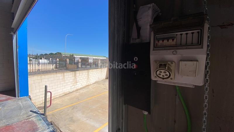 Foto c5e9bc19-5f56-4584-a8bb-98750b752645. Local comercial nave industrial las atalayas, acceso desde tres calles en Alicante