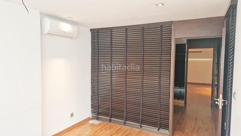 Foto 2d34b755-a89d-4f33-a5d9-4b2bdf6ad103. Oficina  grande con entrada independiente en Alicante