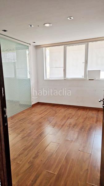 Foto 74d1cd19-90a7-4905-9d5a-ad28068e28ac. Oficina  grande con entrada independiente en Alicante