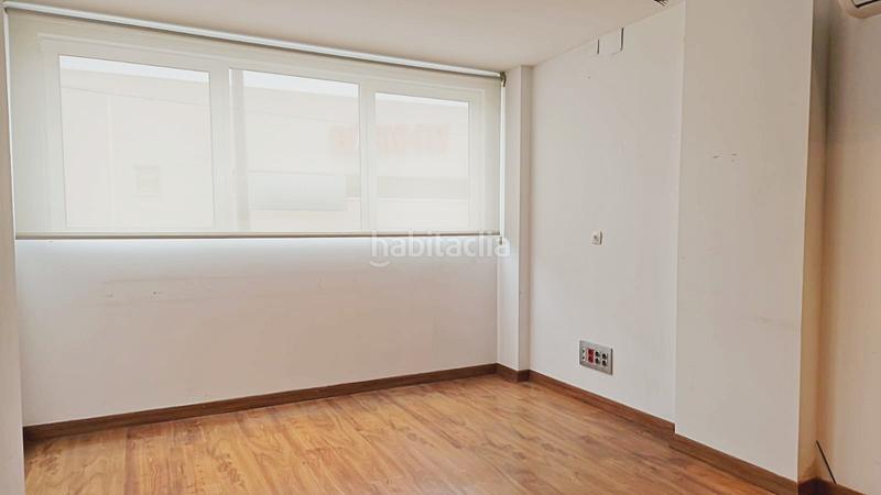 Foto bf4c61d9-c27b-40c9-8417-35f6fd0830e3. Oficina  grande con entrada independiente en Alicante