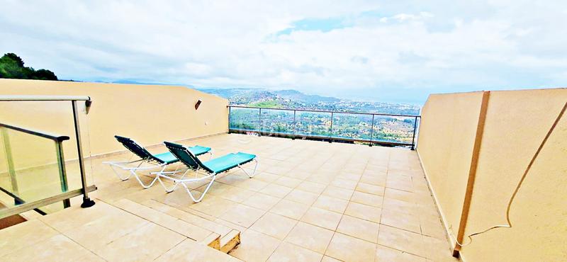 Foto cc78fa8d-5681-4a6e-b1e1-44acb47a284a. Lloguer casa adossada amb piscina a Oltamar - Cucarres Calp