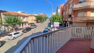 Pis  Calle del general aznar. Piso 4 dormitorios - amplios espacios y con patio - avda. genera