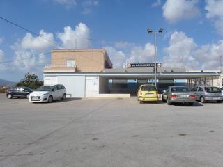 Maison à Los Dolores. Fantástico restaurante de 370 m2, vivienda  2 plantas de 400m2 y