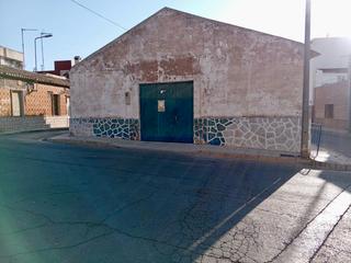 Aparcament cotxe  Calle de las porras. Inmocartago pone a la venta una cocheraalmacén con acceso por tr