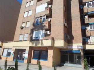 Miete Geschäftsraum  Maria cristina. Inmocartago alquila local comercial pegado al corte ingles